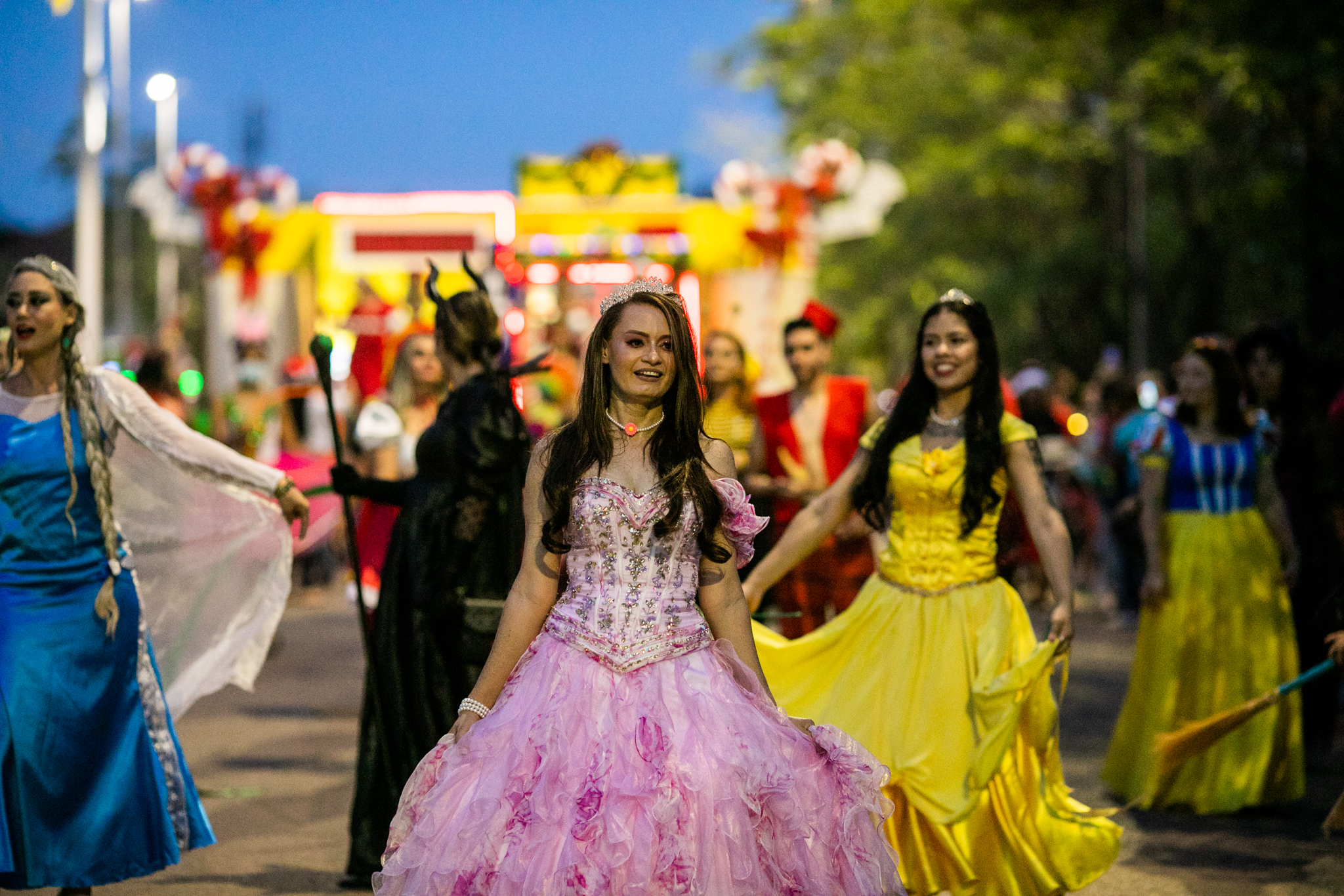 1ª Parada Natalina de Parauapebas encanta o público e pode virar tradição  no município – Prefeitura de Parauapebas