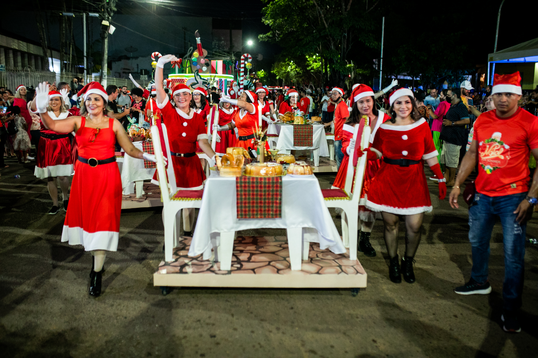 1ª Parada Natalina de Parauapebas encanta o público e pode virar tradição  no município – Prefeitura de Parauapebas