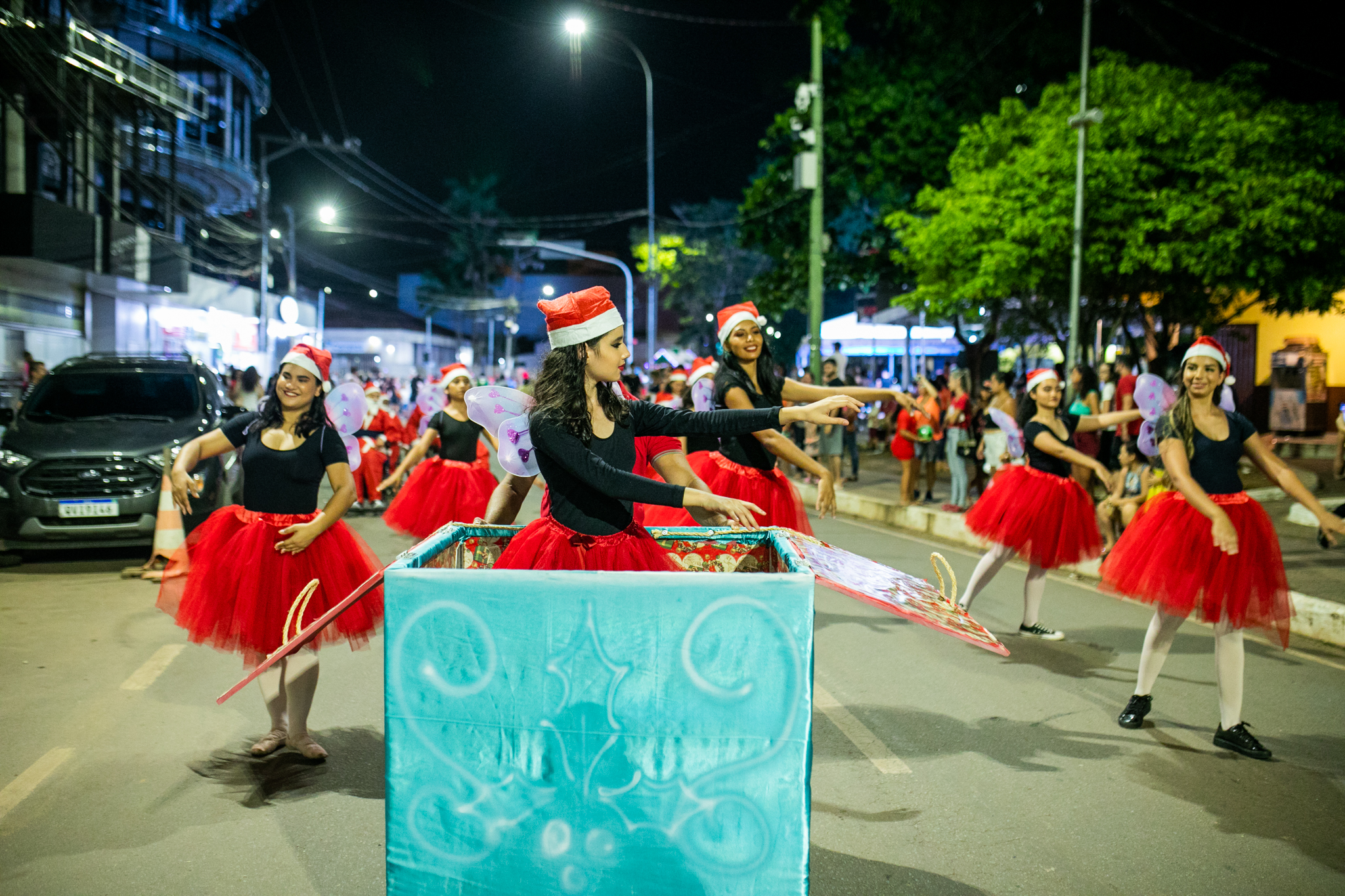 1ª Parada Natalina de Parauapebas encanta o público e pode virar tradição  no município – Prefeitura de Parauapebas