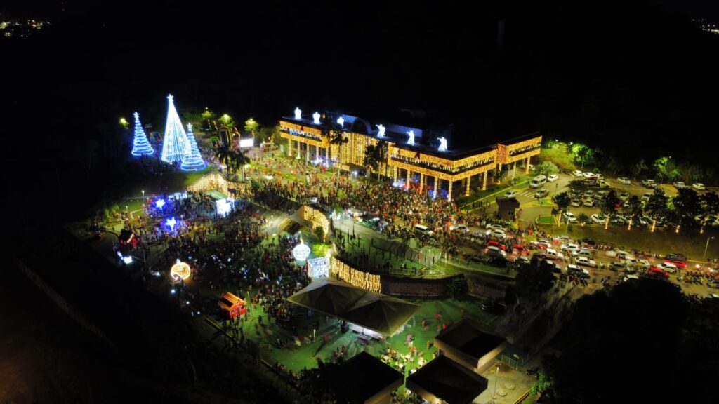 Câmara Municipal de Parauapebas inaugura decoração de Natal – Chocopeba