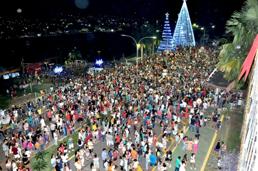 Programação natalina na prefeitura atrai multidão – Prefeitura de  Parauapebas